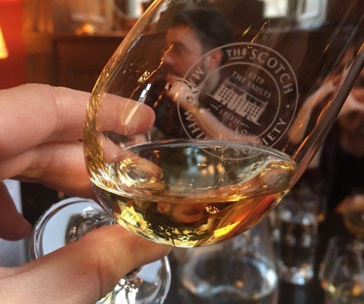 With many malt whisky distilleries spread across the glens of Scotland whisky tours & whisky tasting is big business in the tourism sector. Here's some whisky tasting taking place.