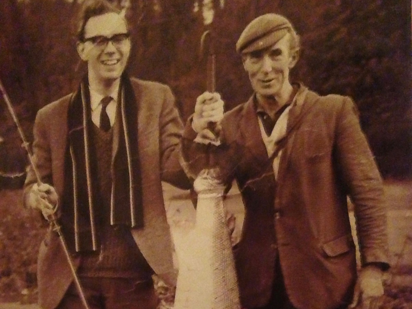 Here's a picture of River Tay legendary salmon guide Willie Laird with a perfect February caught 42lbs Spring salmon and happy student fishing guest! Willie was a career ghillie on the Tay for 50+ years before his retirement in 1986. Willie was the Head Ghillie on the Tay's Newtyle Beat near Dunkeld.