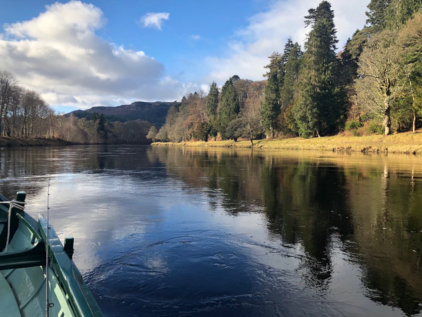Here's a shot from the boat on the Dunkeld Beat of the River Tay in Perthshire. This Tay beat is a great high water beat for running salmon to stop at. This is an upstream shot of the Gauge Tree Pool.