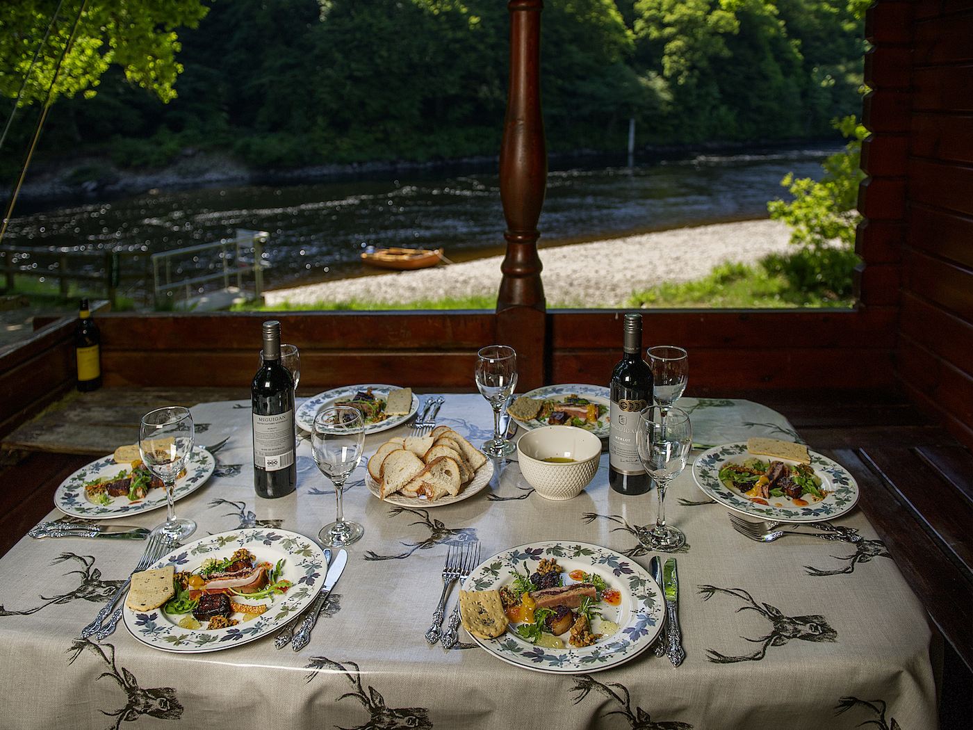 For bigger salmon fishing event groups a proper catered lunch can be provided in the comfort of the fishing hut. These catered lunch days are great for corporate parties or for large groups of fishers who book the beat for themselves. This was one such catered lunch scene on the River Tay at Dunkeld during July. 