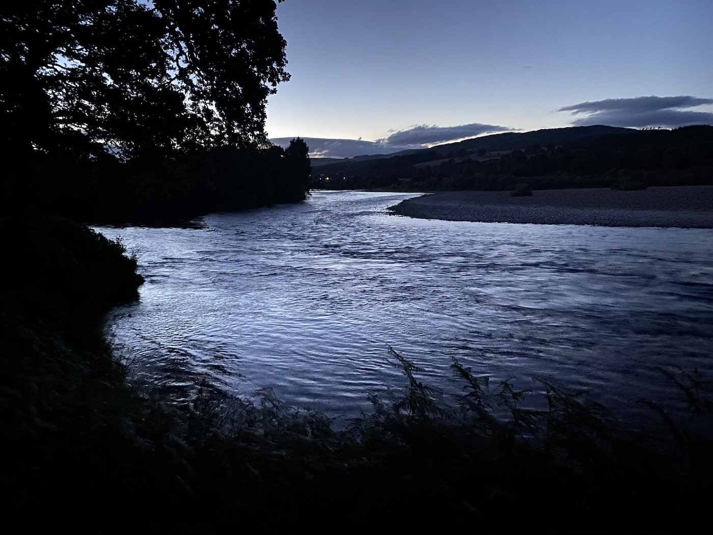 Here's a lovely shot of the Tay/Tummel confluence at dusk during the Summer. Sometimes fishing the last few hours of daylight can be advantageous and I recall one night at this spot catching 3 perfect salmon before the light faded away into darkness. This area of the Tay is close to Dunkeld & Pitlochry so easily accessible for salmon fishers.